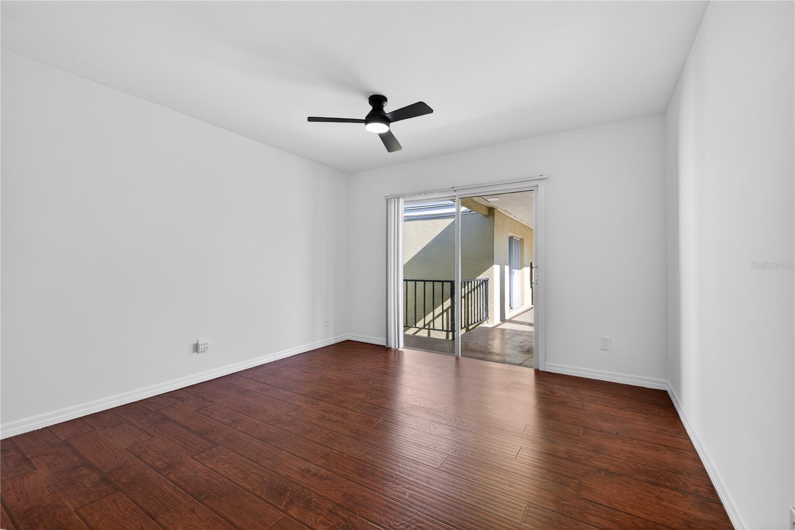 Image 15 of 16 For 3206 Azeele Street 218