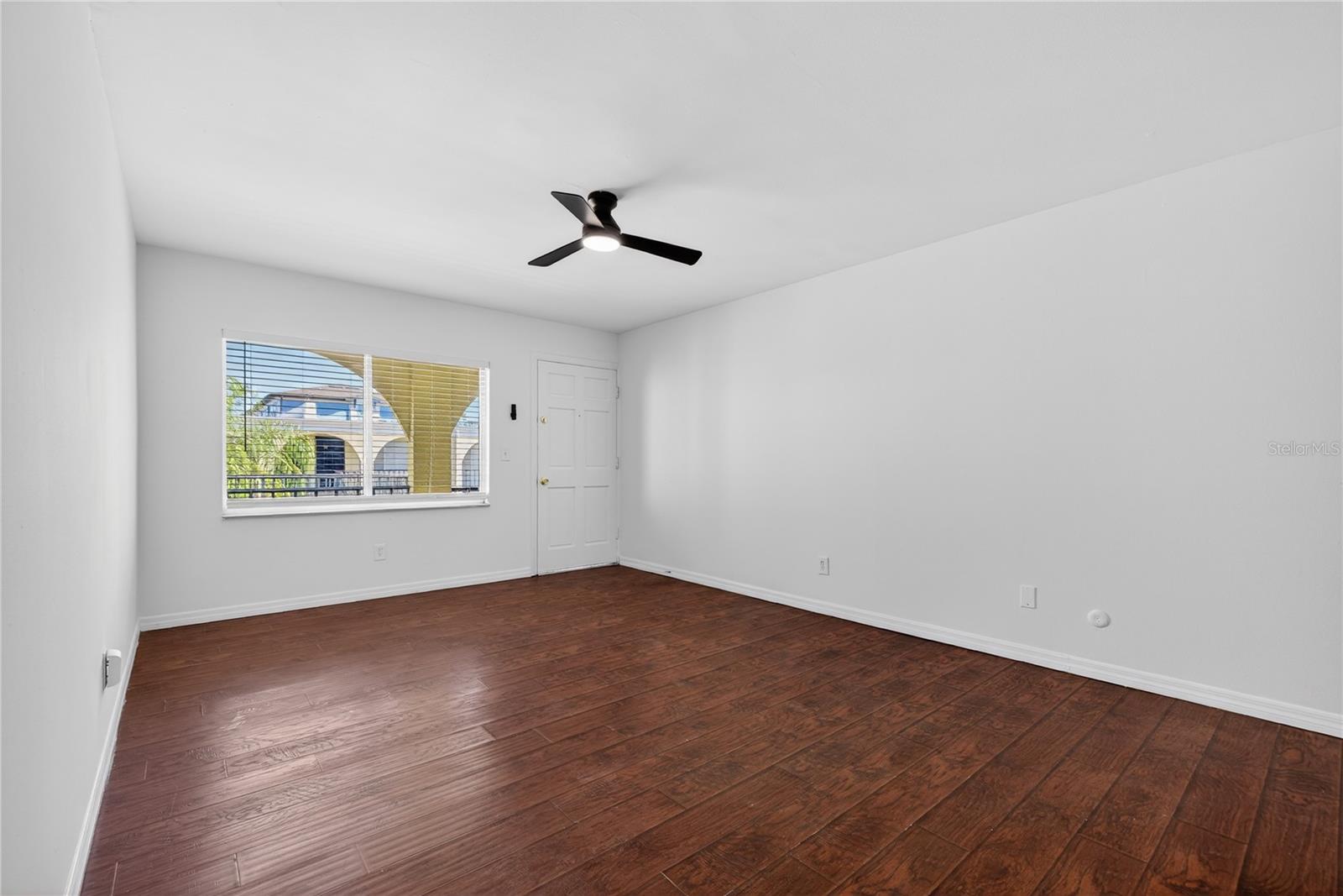 Image 8 of 16 For 3206 Azeele Street 218