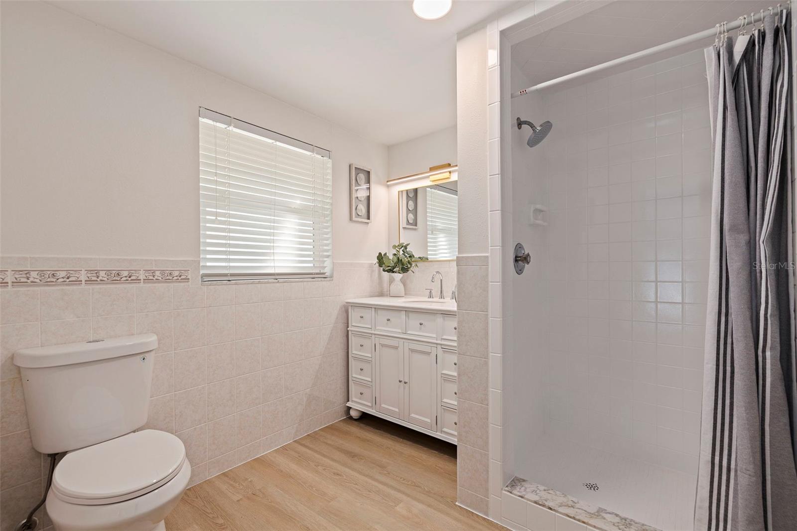 Image 18 of 32 For 4500 16th Avenue N