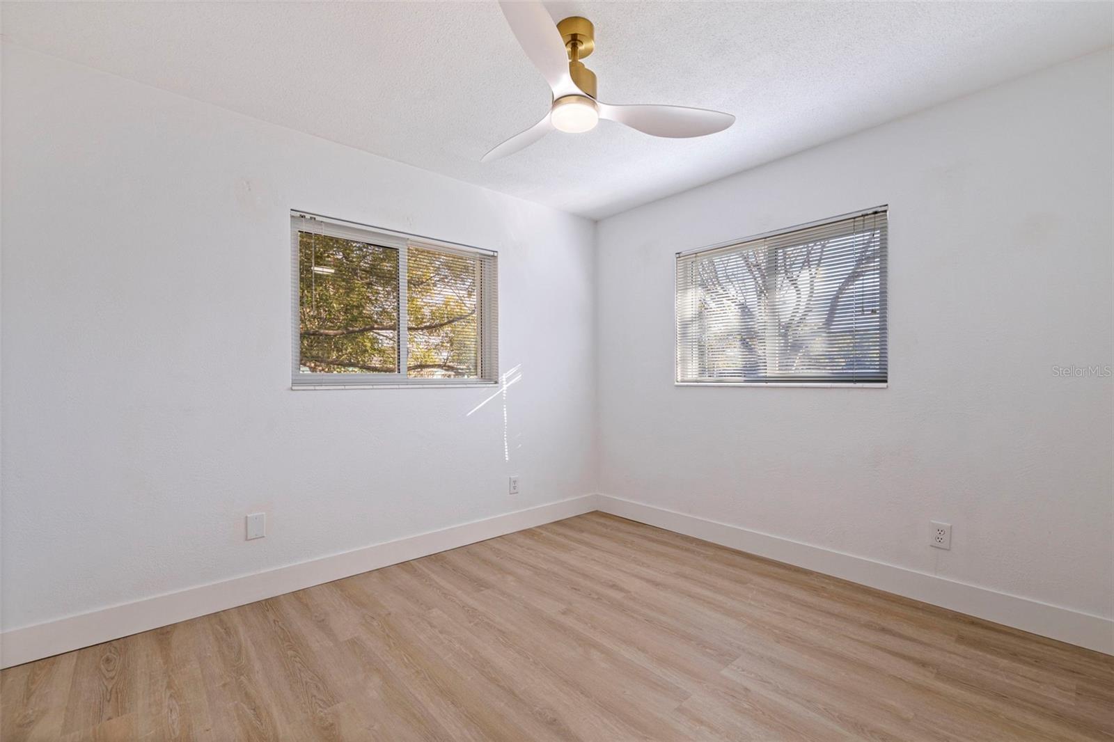 Image 25 of 32 For 4500 16th Avenue N