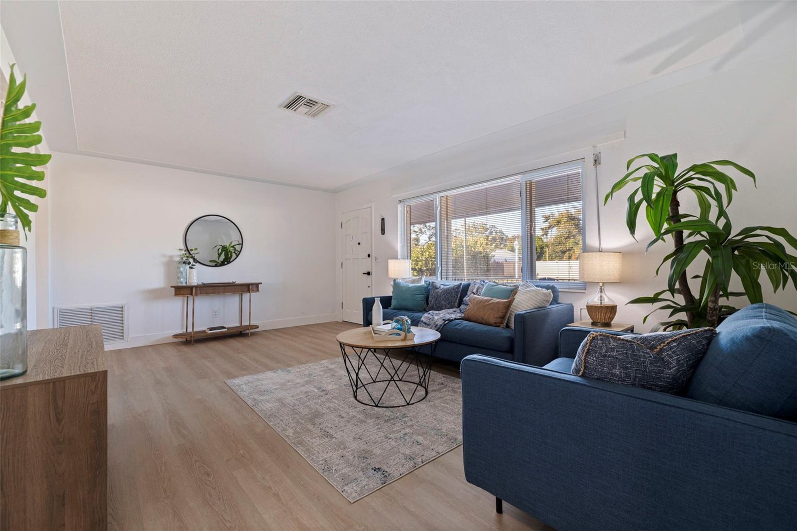 Image 8 of 32 For 4500 16th Avenue N