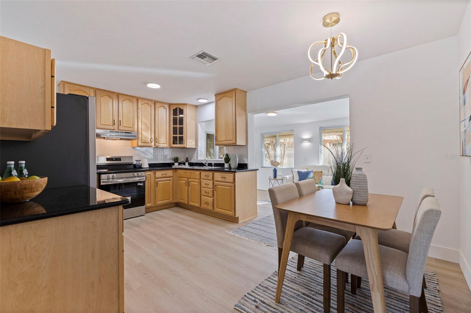 Image 9 of 32 For 4500 16th Avenue N