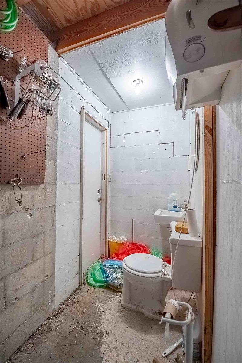 Image 47 of 60 For 2065 Flamingo Drive