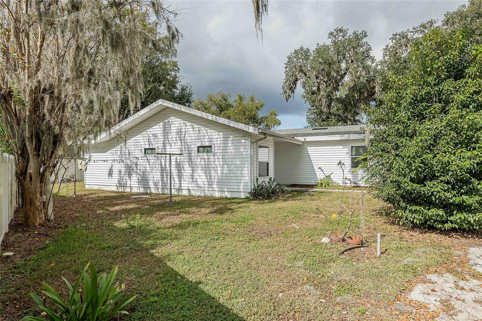 Image 5 of 60 For 2065 Flamingo Drive