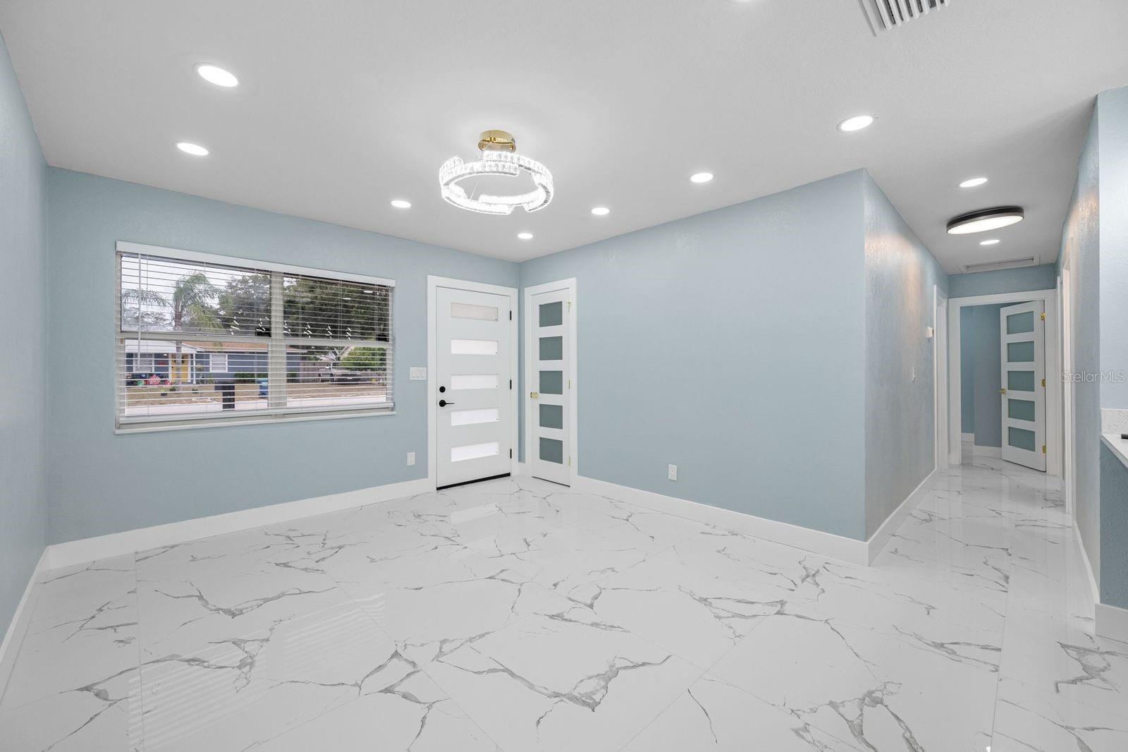 Listing photo id 22 for 1469 Young Avenue