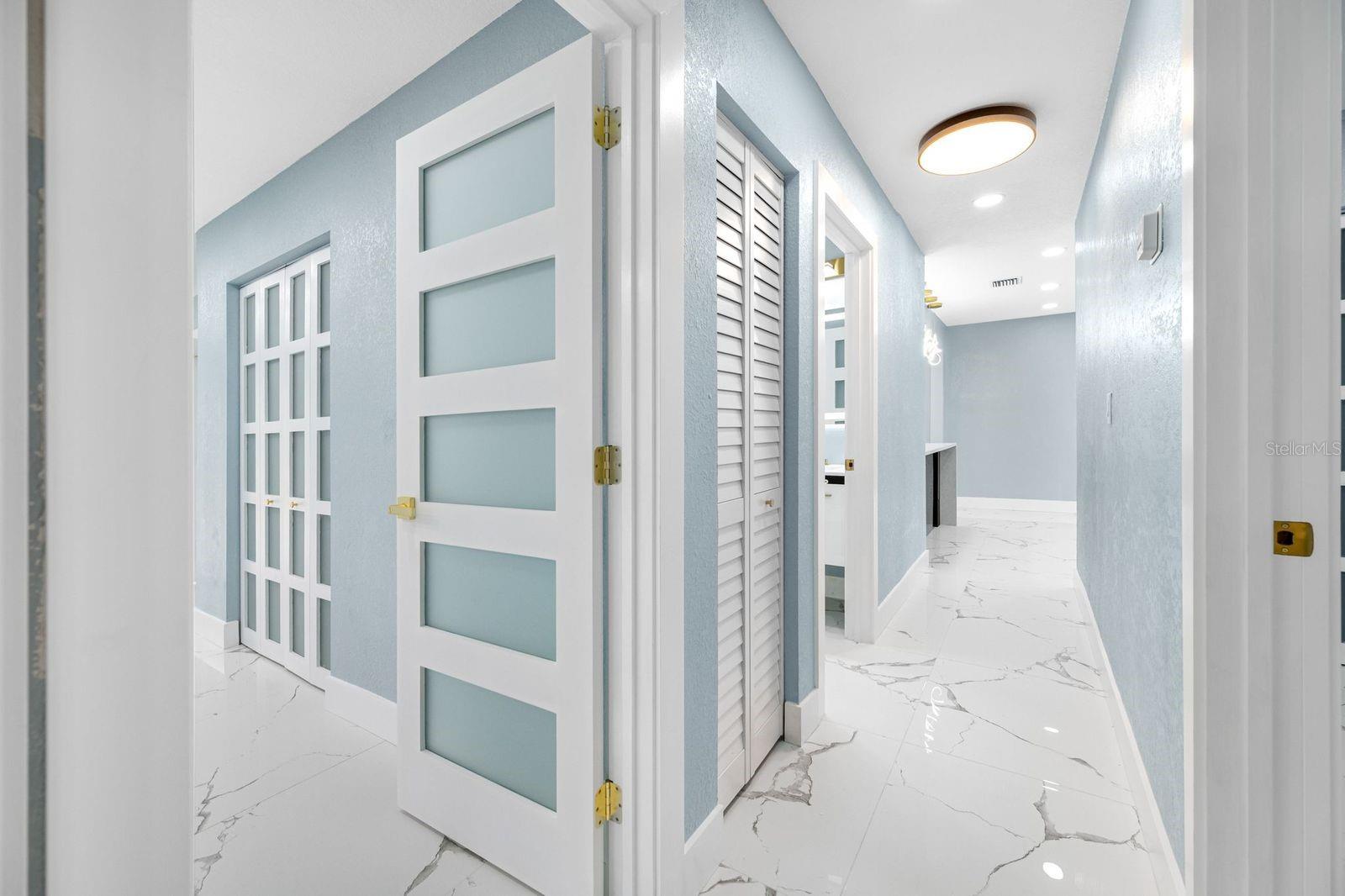 Listing photo id 24 for 1469 Young Avenue