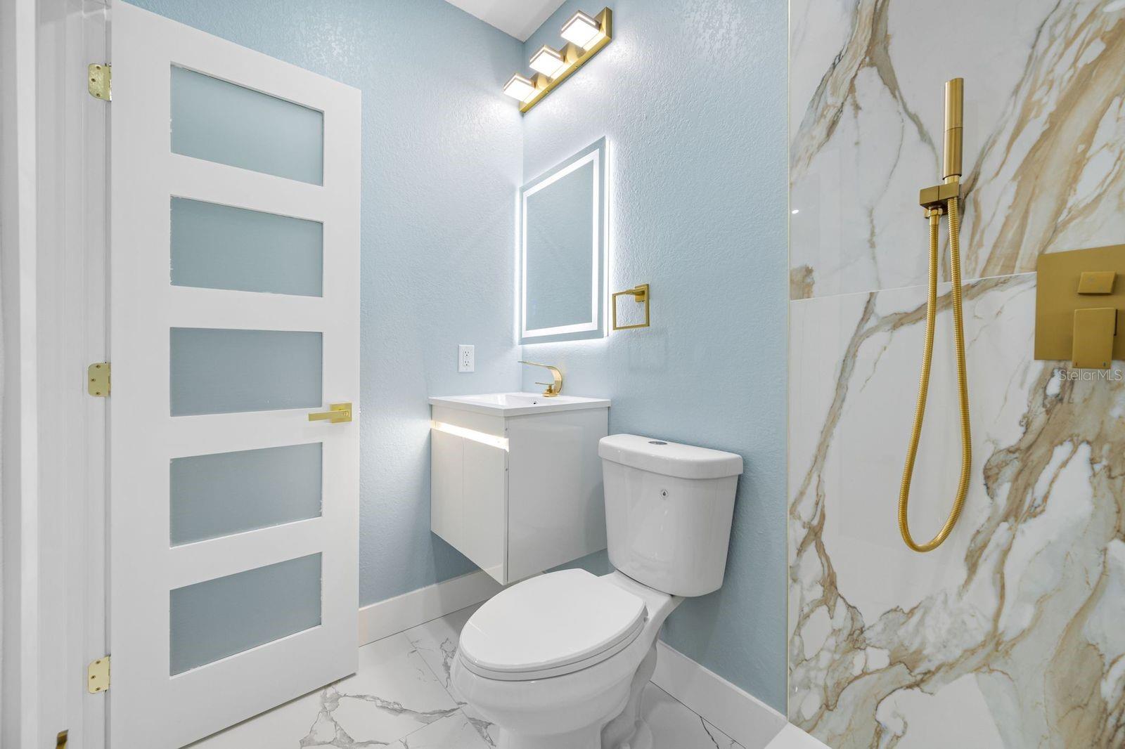 Listing photo id 25 for 1469 Young Avenue