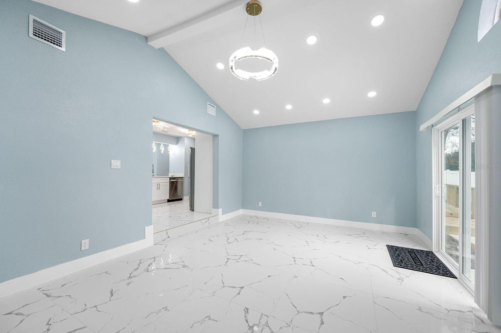 Listing photo id 34 for 1469 Young Avenue