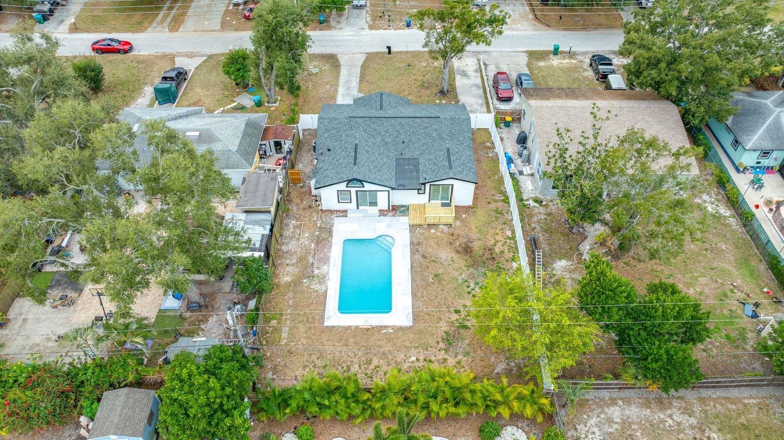 Listing photo id 44 for 1469 Young Avenue