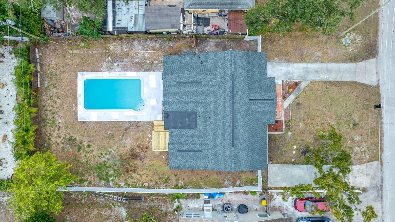 Listing photo id 47 for 1469 Young Avenue