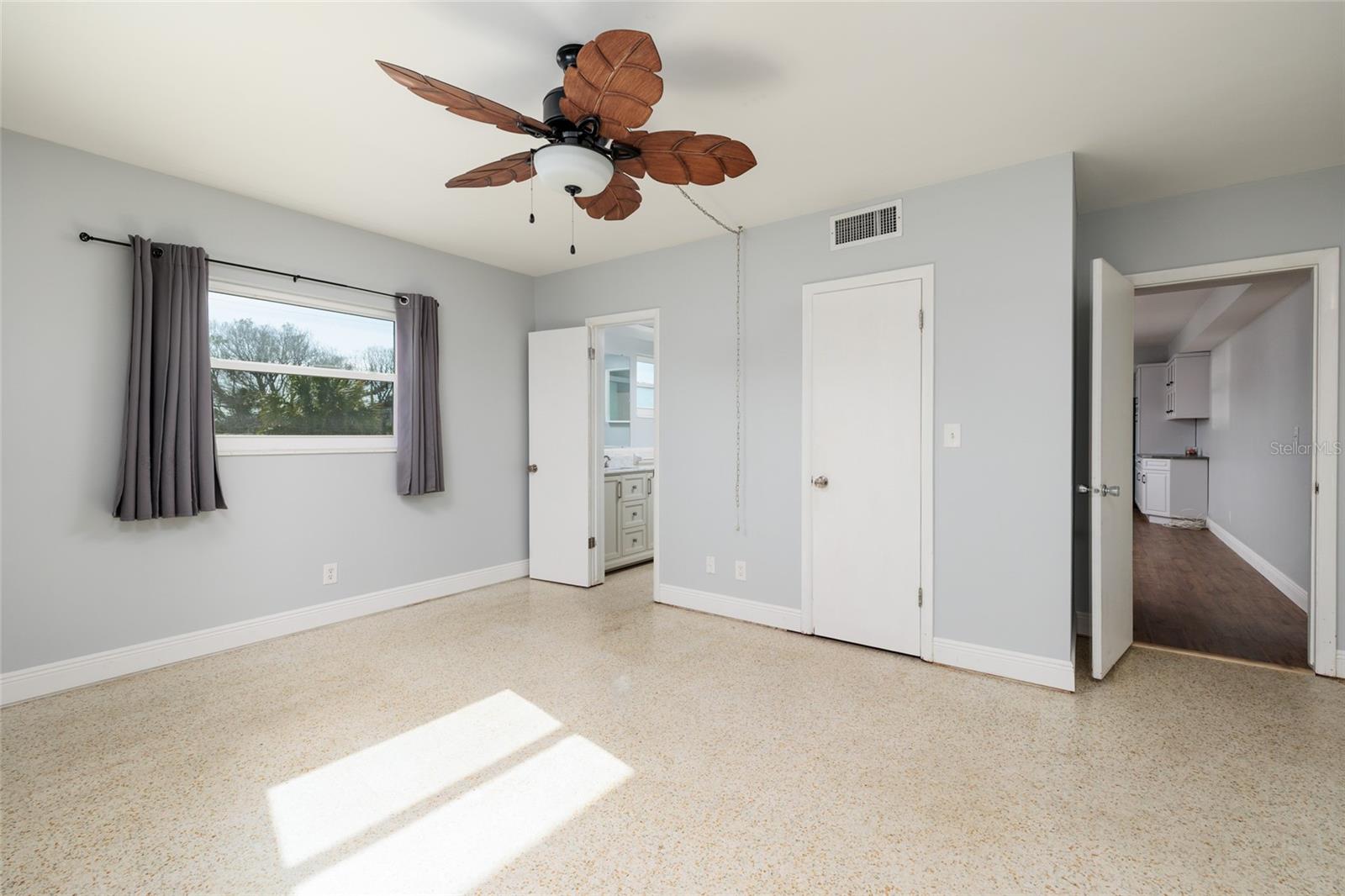 Image 22 of 51 For 6000 2nd Street E 6