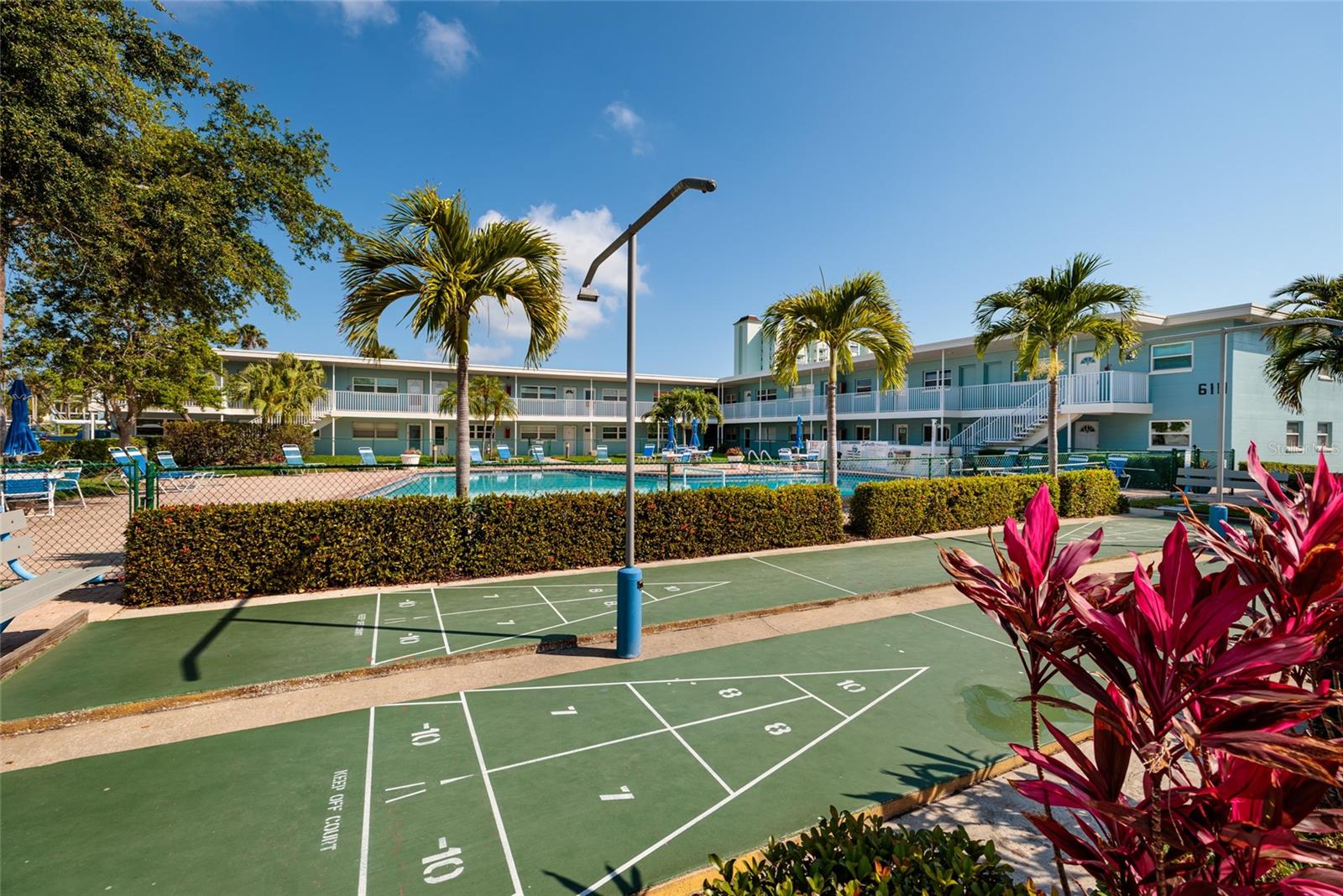 Image 32 of 51 For 6000 2nd Street E 6