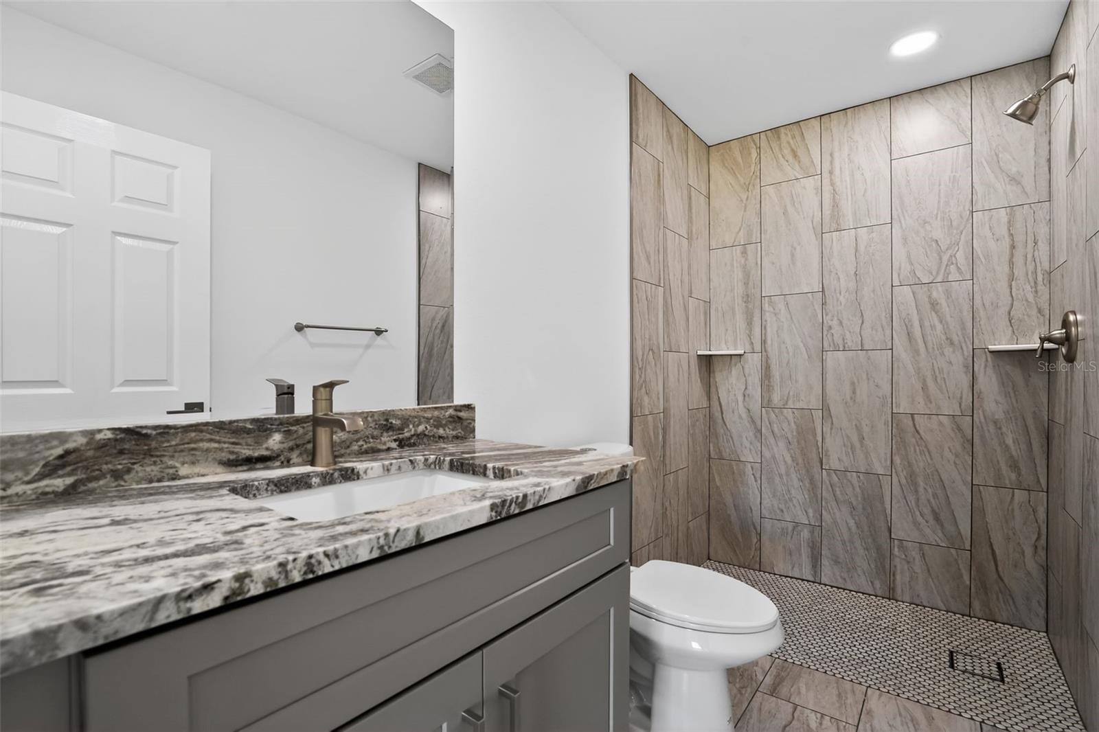 Image 4 of 9 For 2324 5th Avenue Drive E