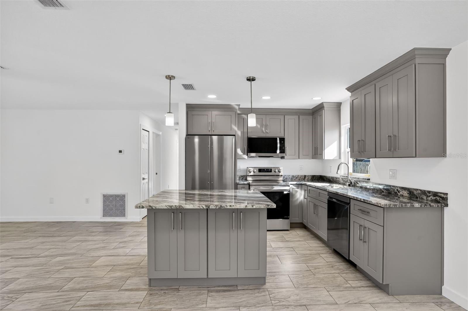 Image 9 of 9 For 2324 5th Avenue Drive E