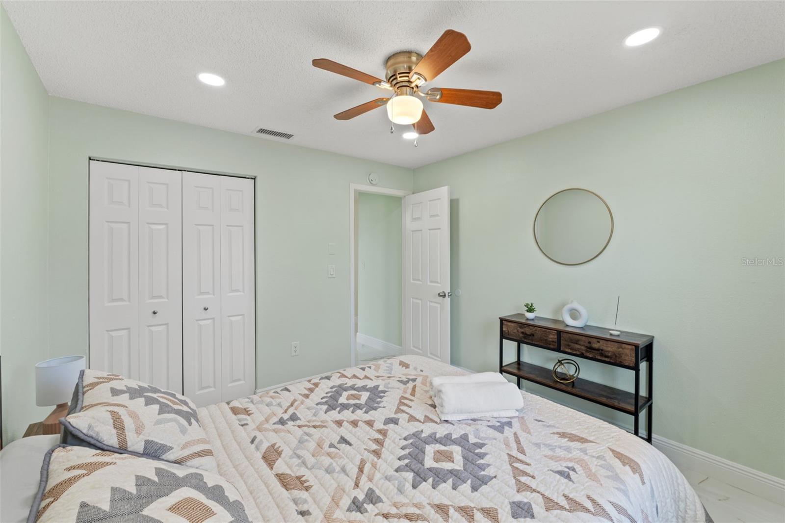 Image 13 of 23 For 439 Boyer Street