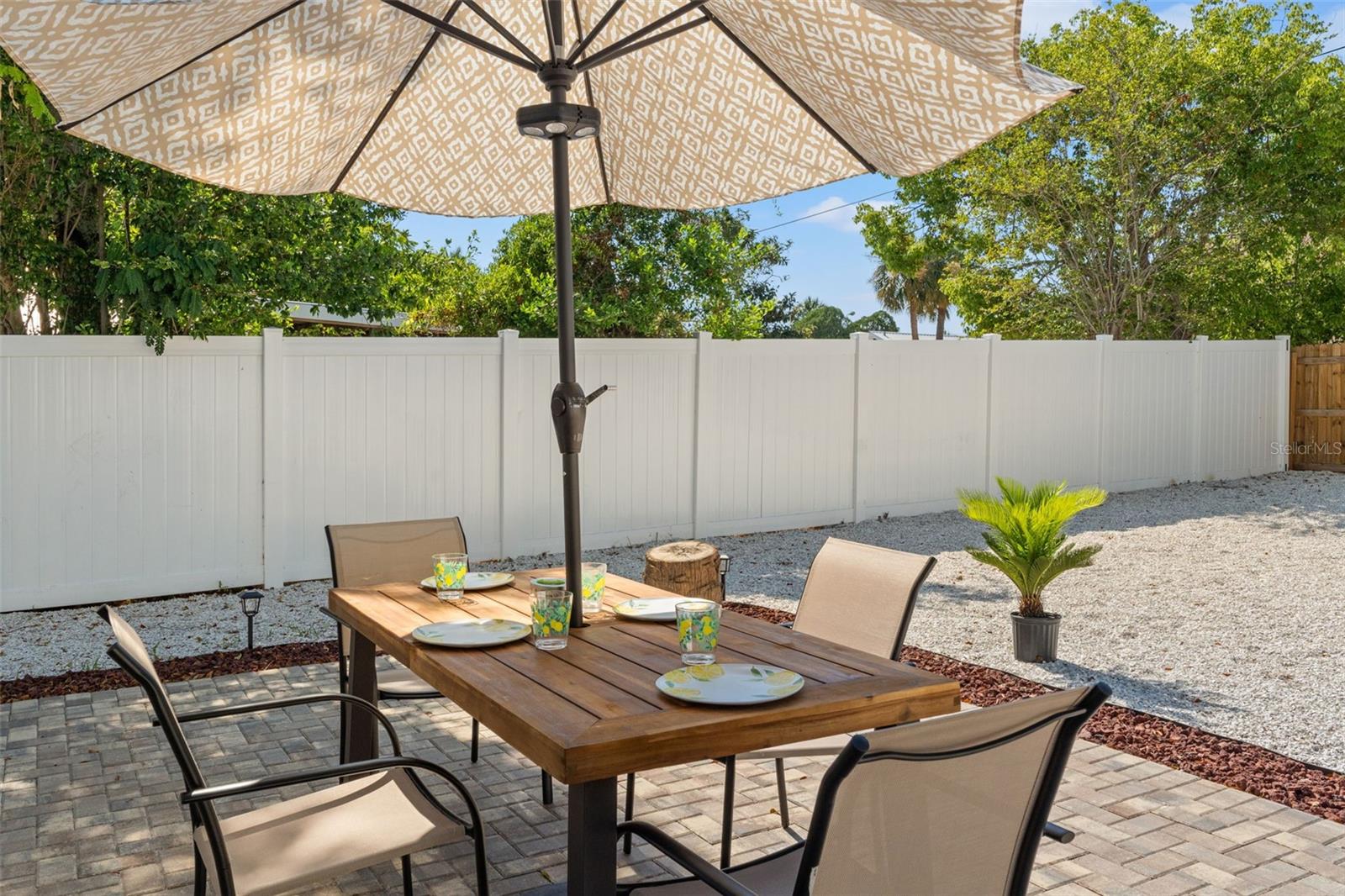 Image 17 of 23 For 439 Boyer Street