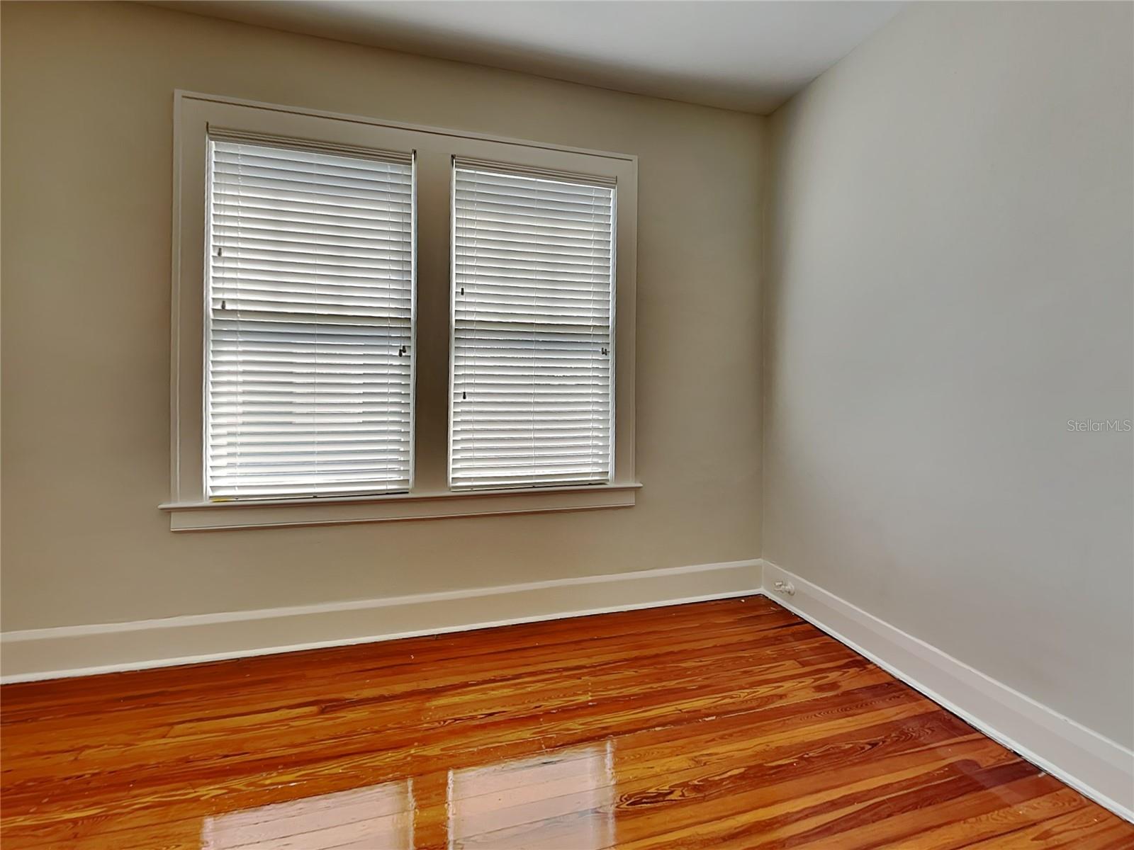 Image 13 of 52 For 1806 Morrison Avenue 3