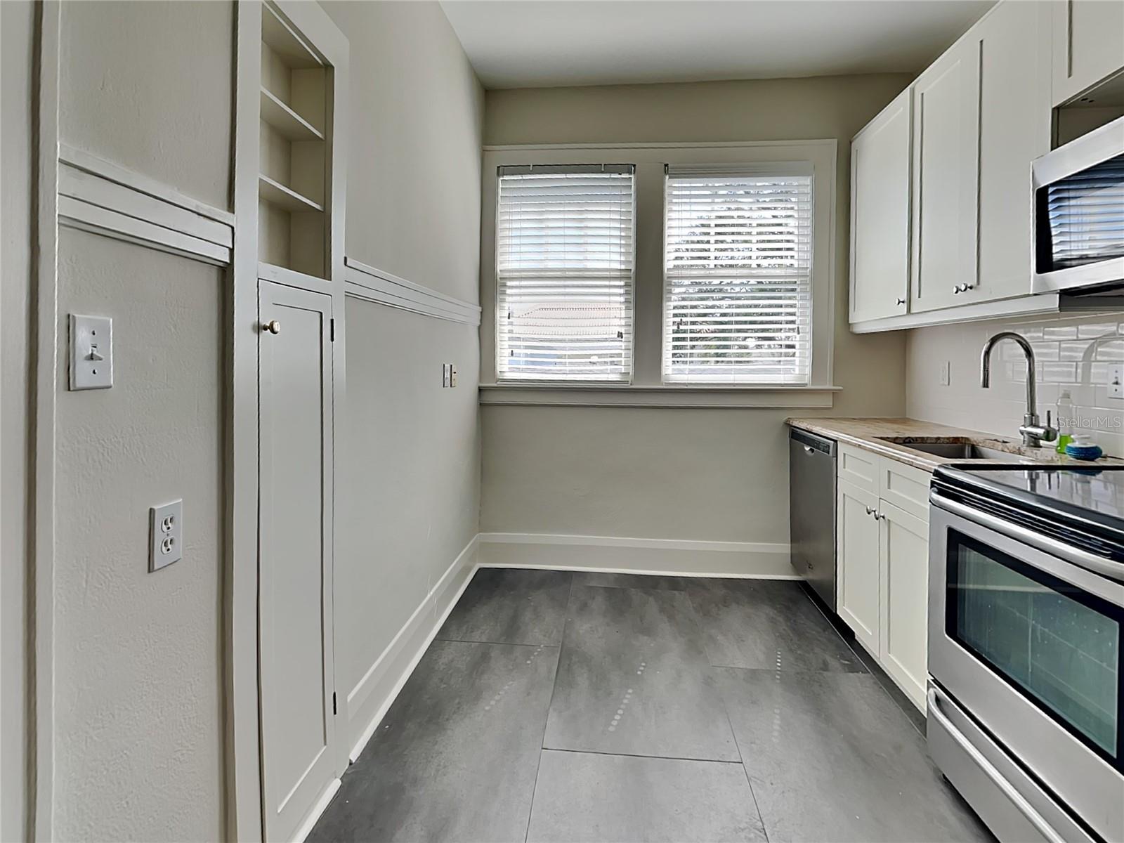 Image 15 of 52 For 1806 Morrison Avenue 3