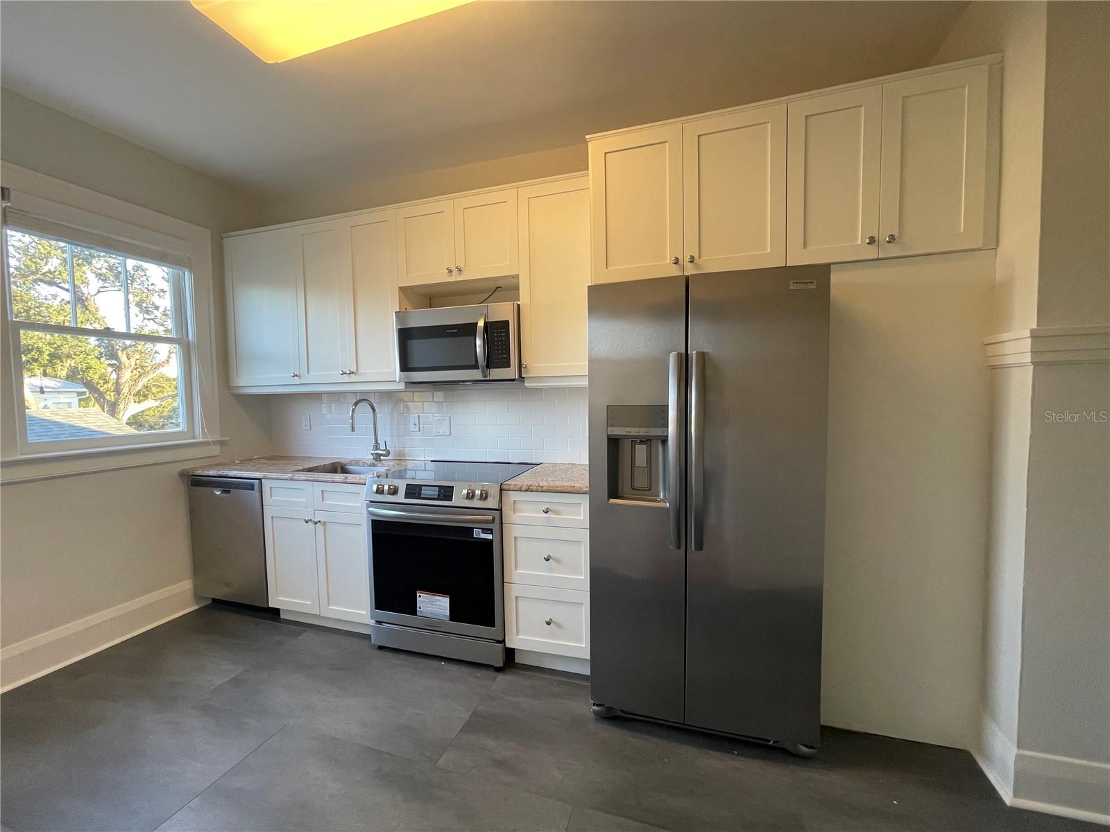 Image 16 of 52 For 1806 Morrison Avenue 3