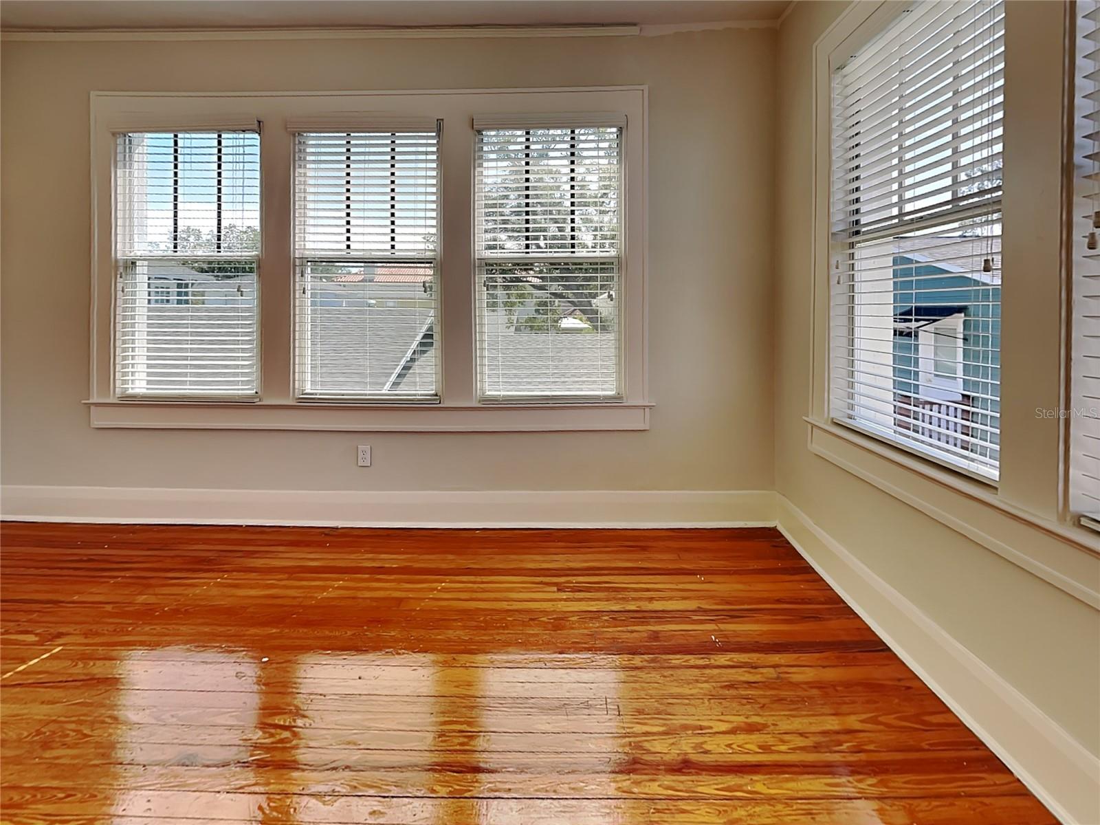 Image 26 of 52 For 1806 Morrison Avenue 3