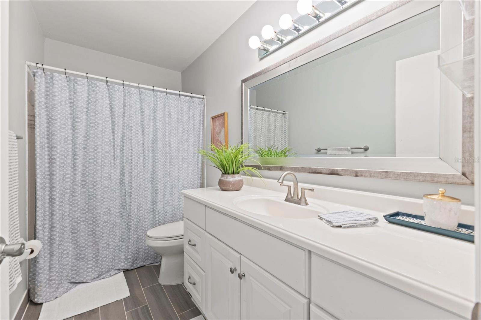 Image 22 of 27 For 1730 Belleair Forest Drive