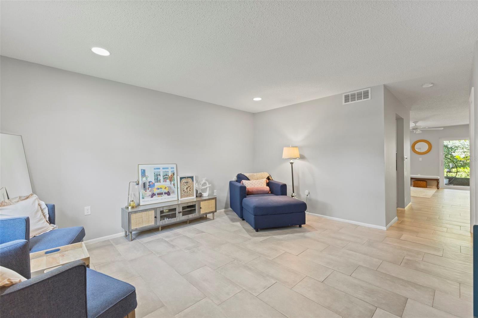 Image 3 of 27 For 1730 Belleair Forest Drive