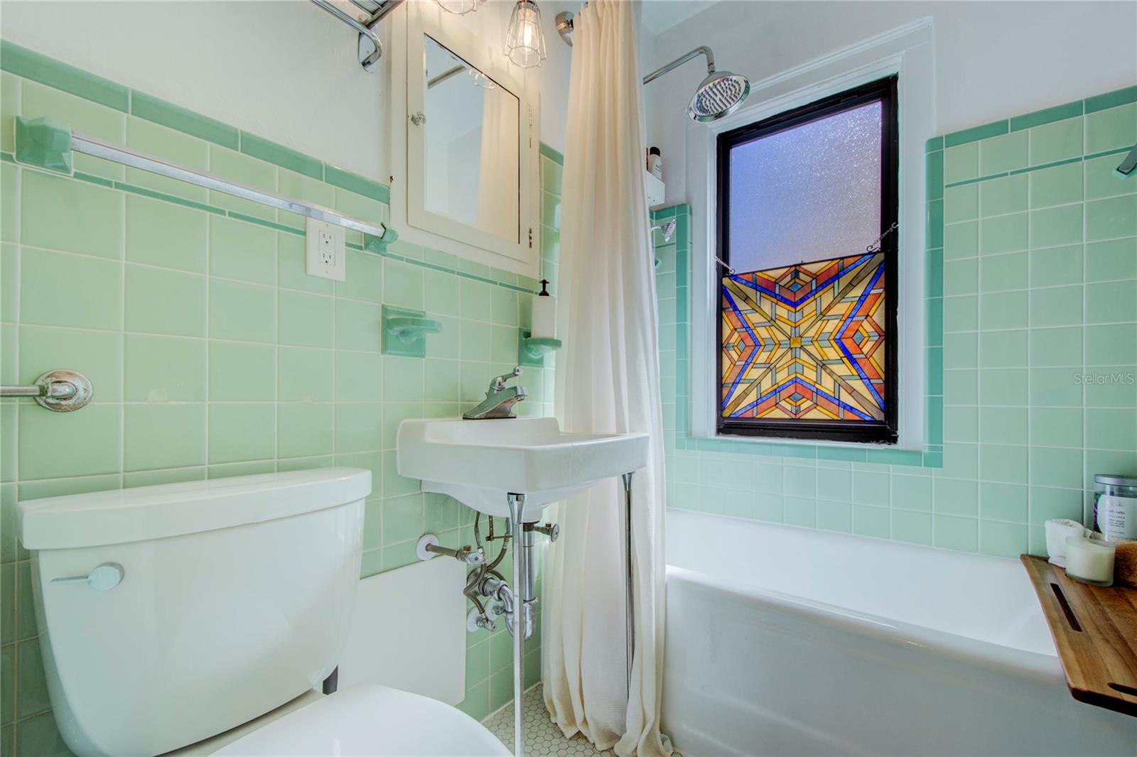 Image 37 of 80 For 130 4th Avenue N 610