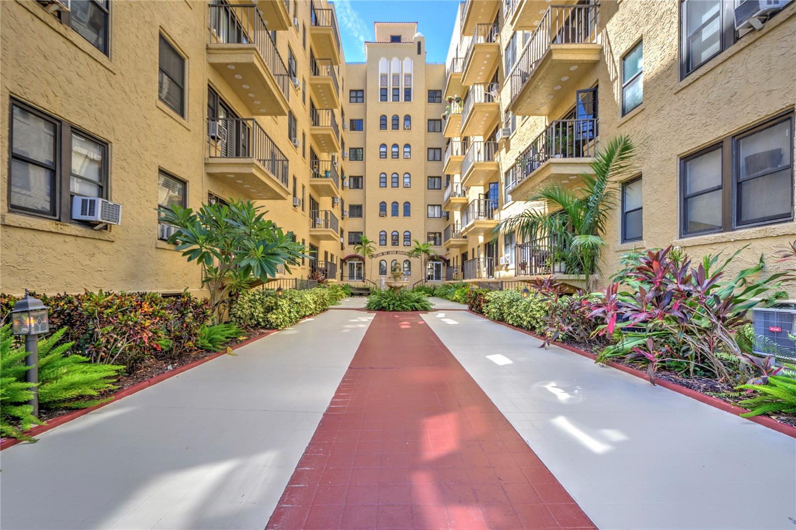 Image 49 of 80 For 130 4th Avenue N 610