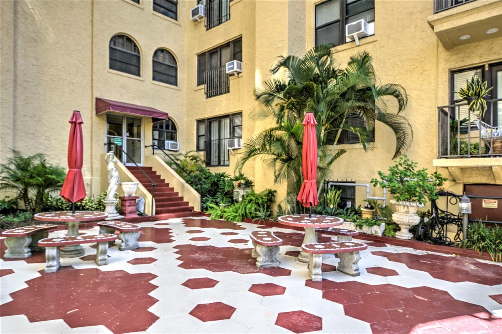 Image 50 of 80 For 130 4th Avenue N 610