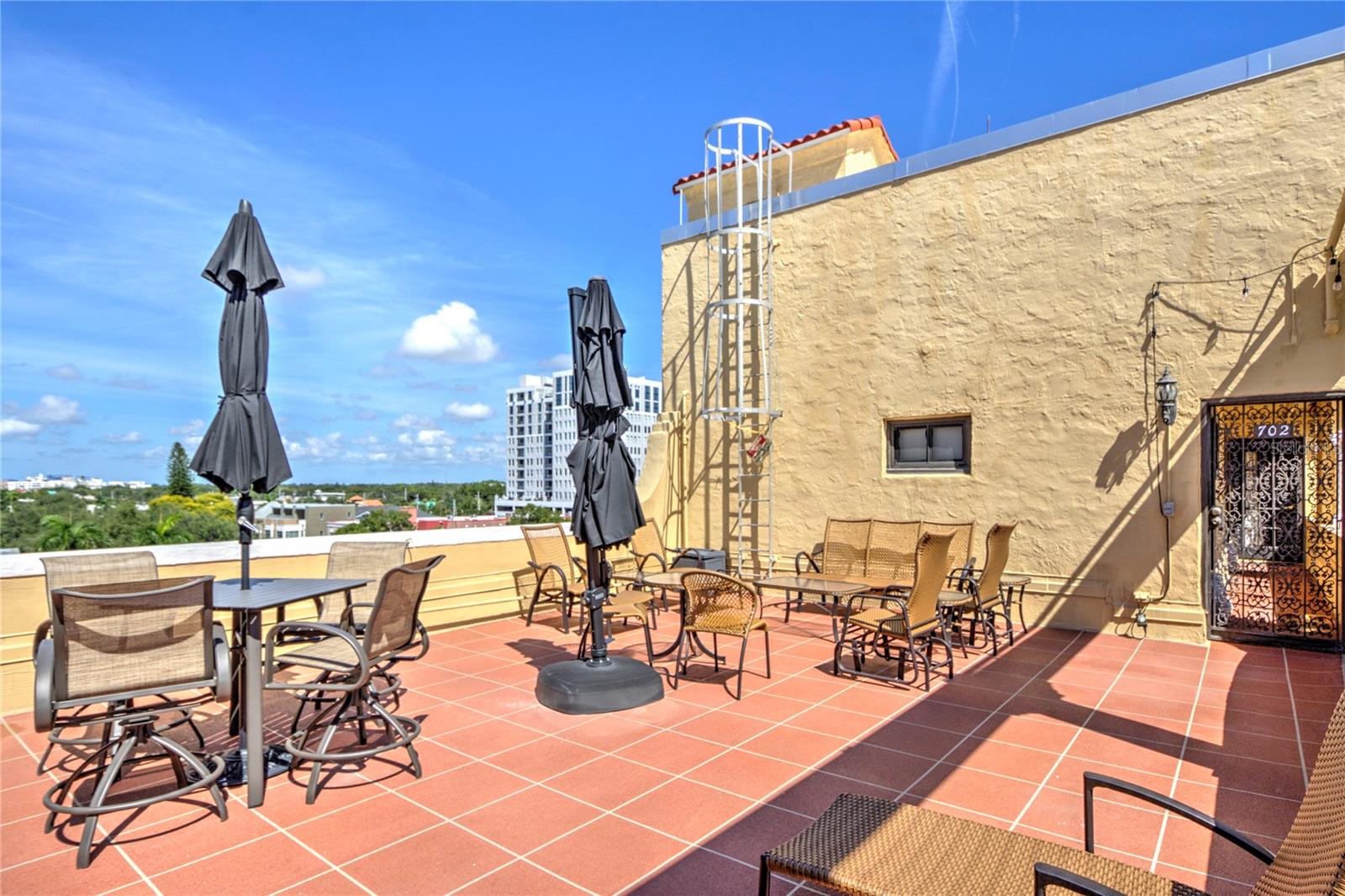 Image 60 of 80 For 130 4th Avenue N 610