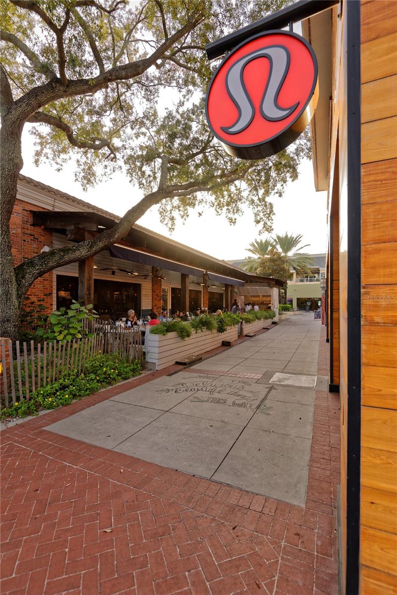 Image 11 of 60 For 903 Bruce Street