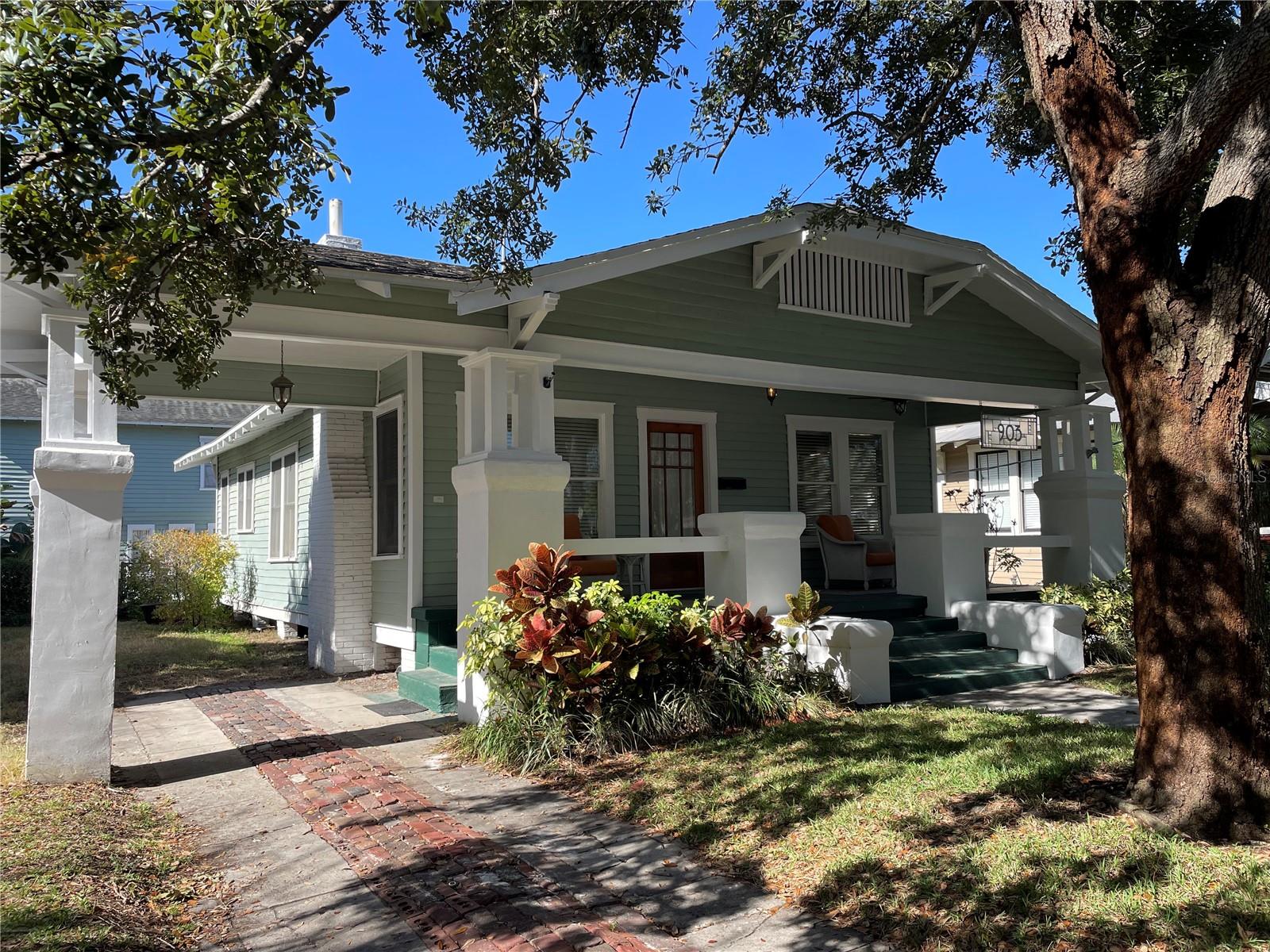 Image 3 of 60 For 903 Bruce Street