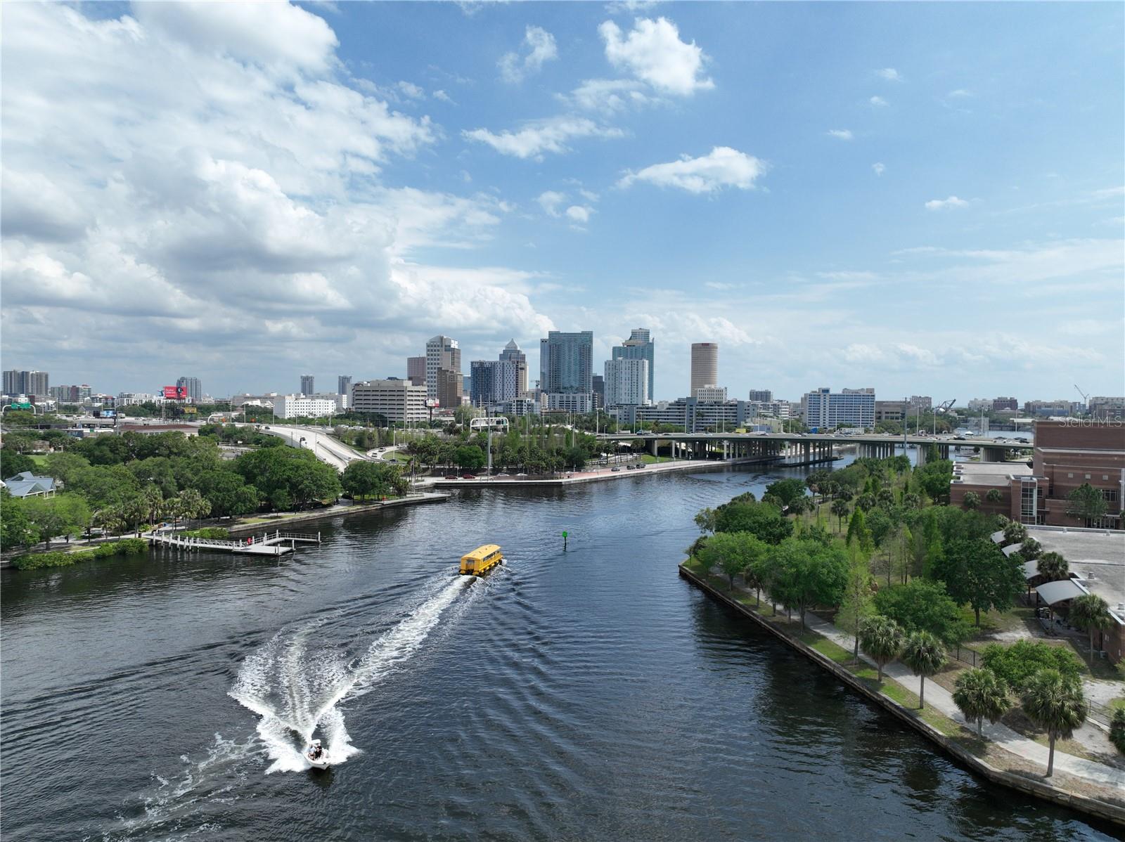 Image 33 of 60 For 903 Bruce Street