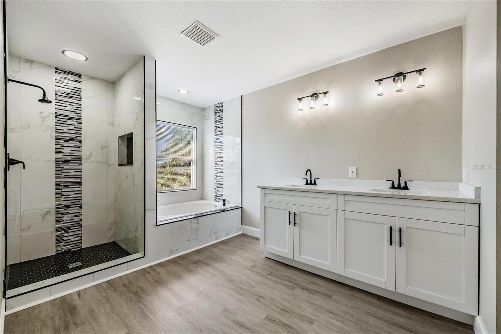 Image 18 of 30 For 11511 Misty Isle Lane