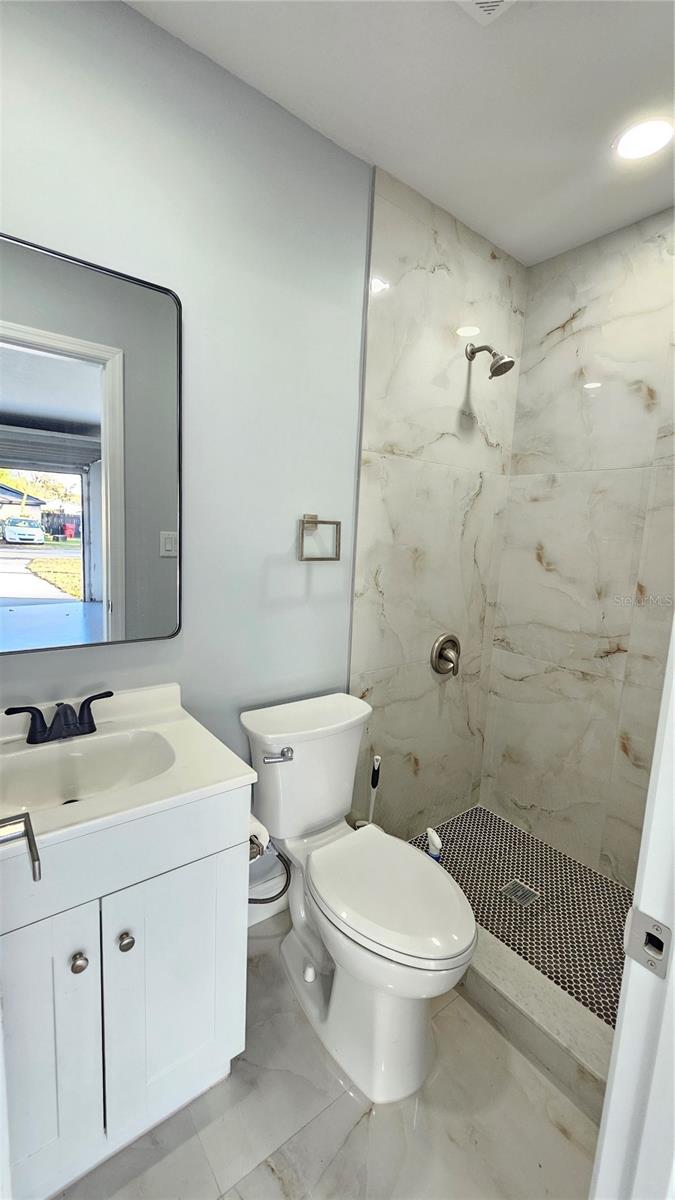 Image 18 of 30 For 803 Morse Street