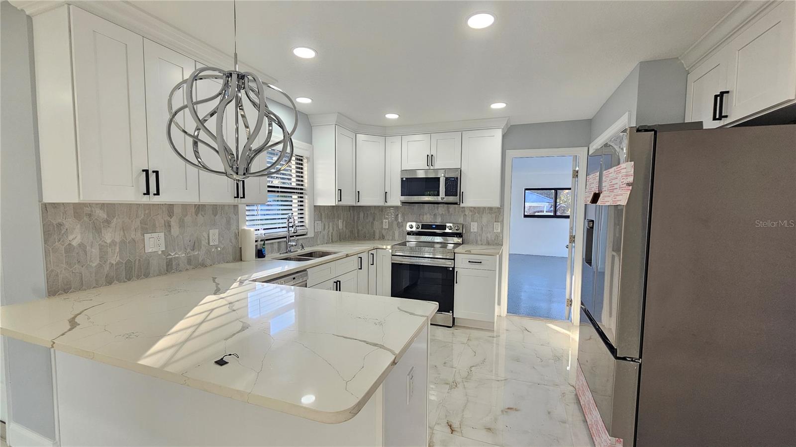 Image 20 of 30 For 803 Morse Street