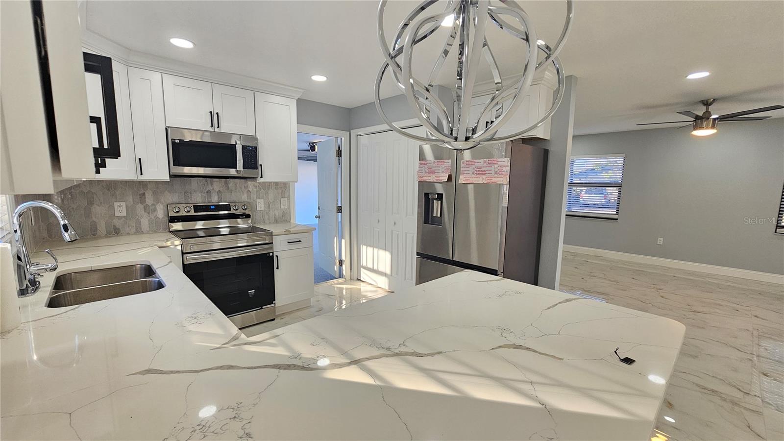 Image 21 of 30 For 803 Morse Street