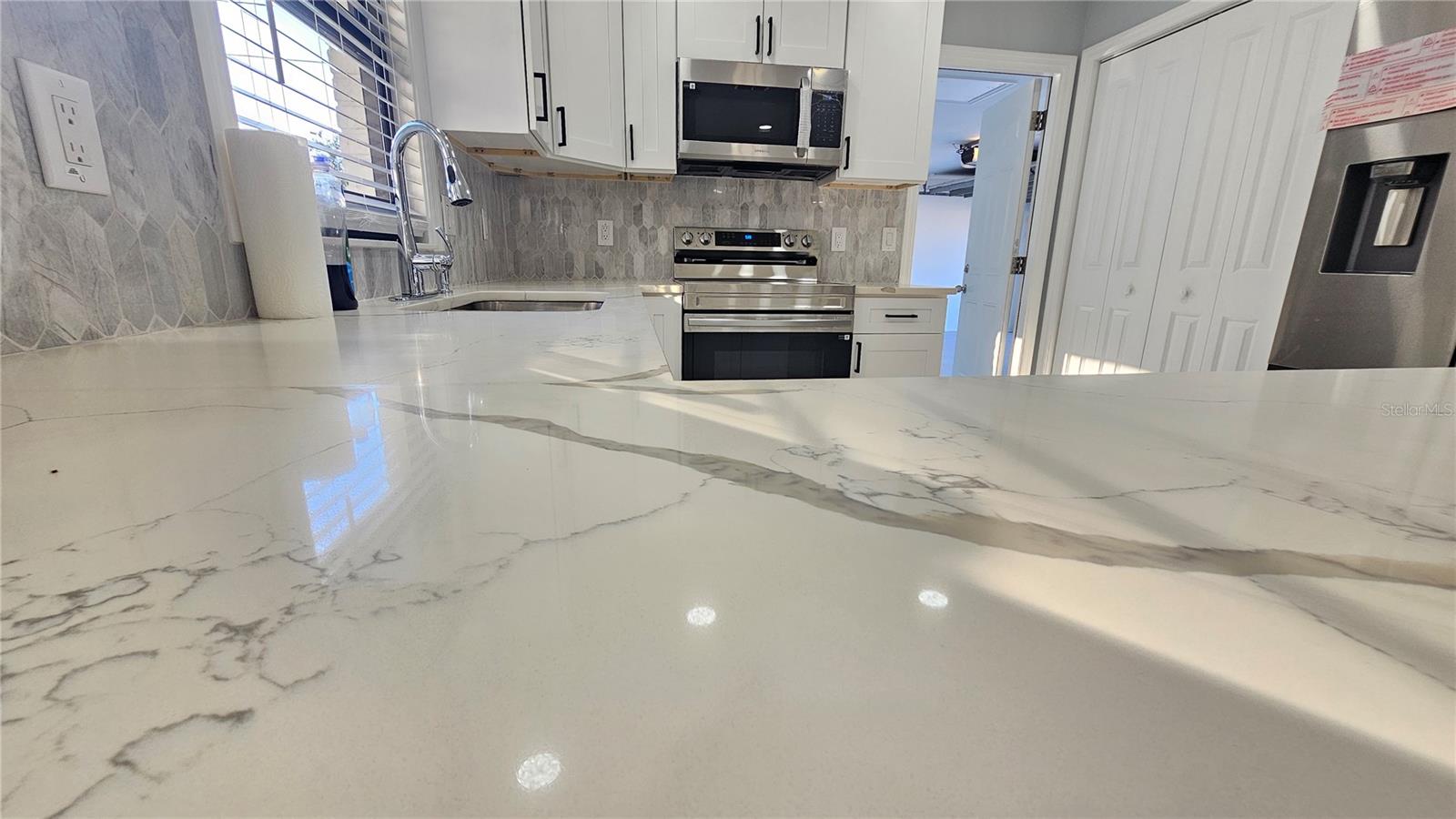 Image 22 of 30 For 803 Morse Street