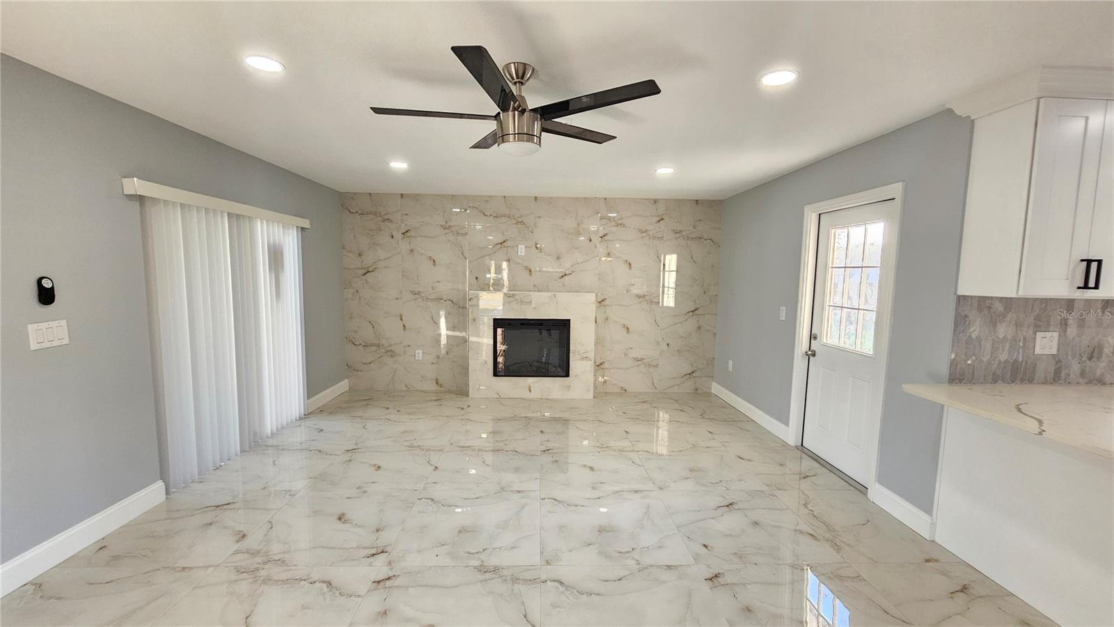 Image 23 of 30 For 803 Morse Street