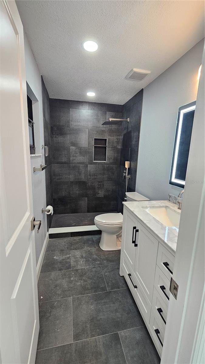 Image 27 of 30 For 803 Morse Street