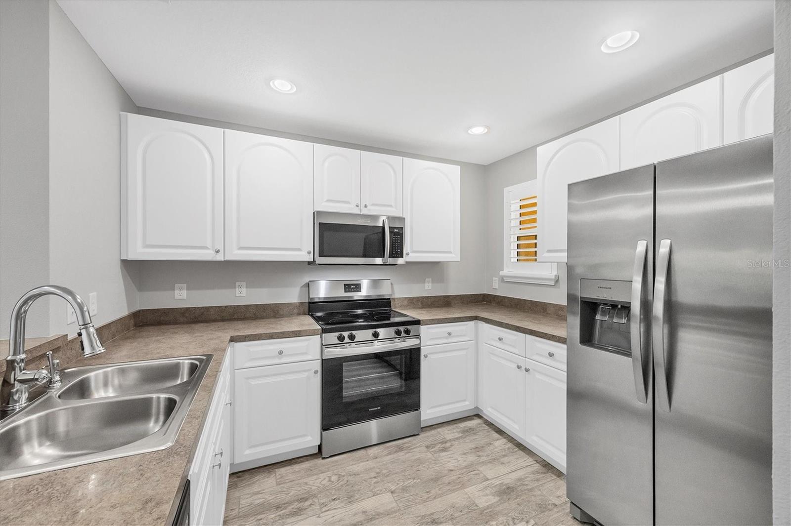 Image 12 of 40 For 8944 White Sage Loop 3204