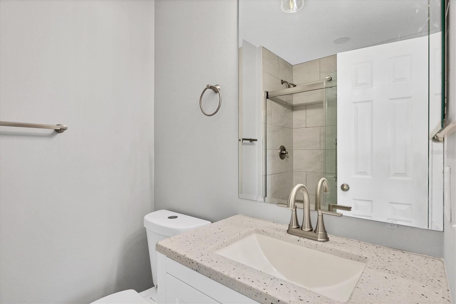 Image 16 of 40 For 8944 White Sage Loop 3204