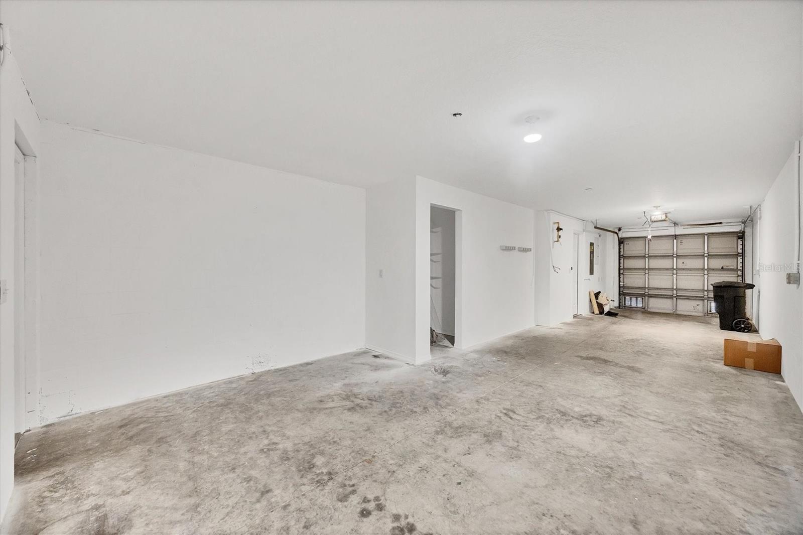 Image 24 of 40 For 8944 White Sage Loop 3204