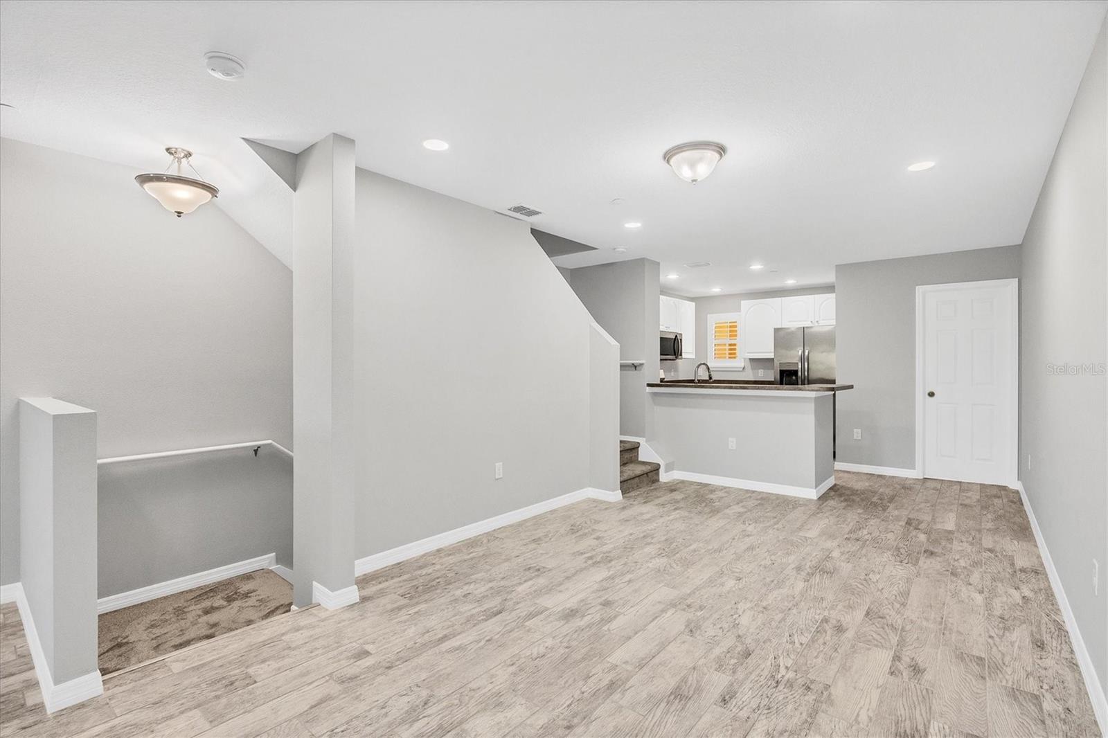 Image 4 of 40 For 8944 White Sage Loop 3204