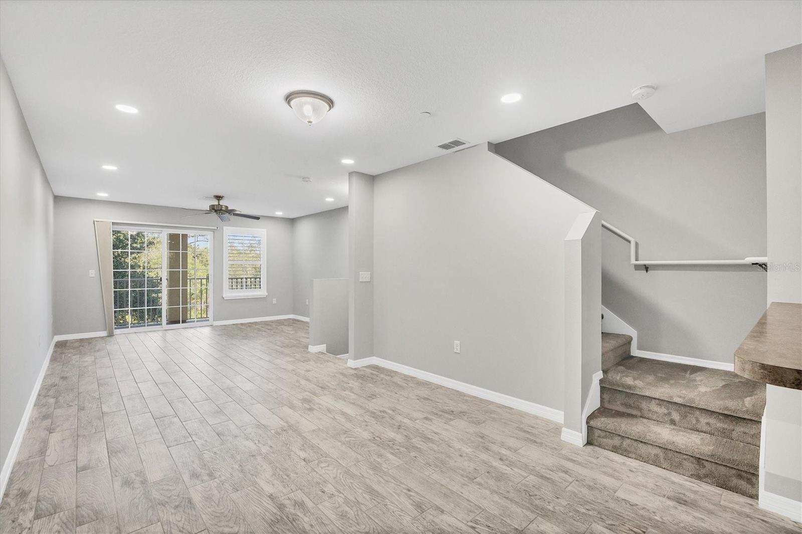 Image 5 of 40 For 8944 White Sage Loop 3204