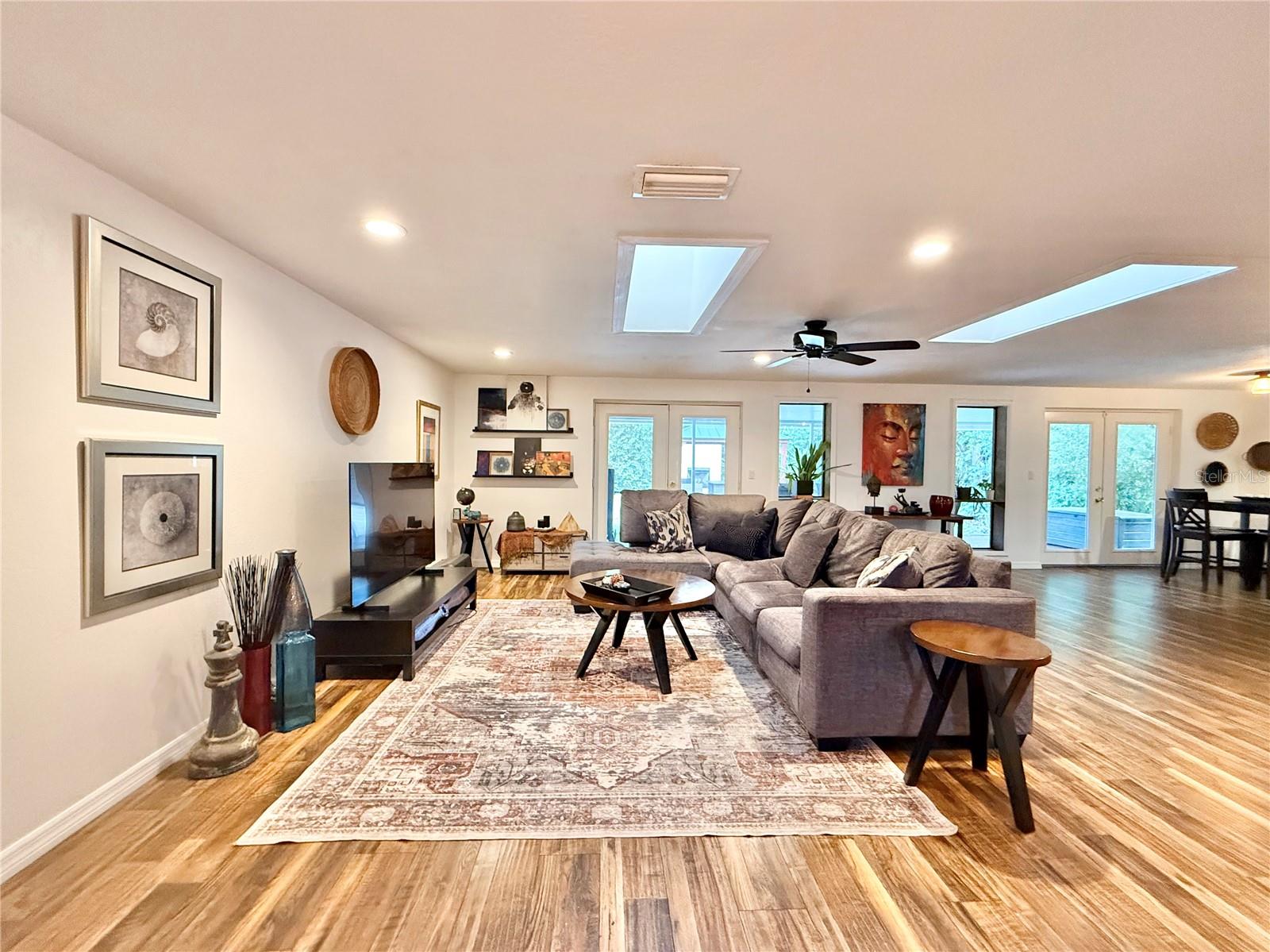 Image 6 of 60 For 1004 Lake Charles Circle