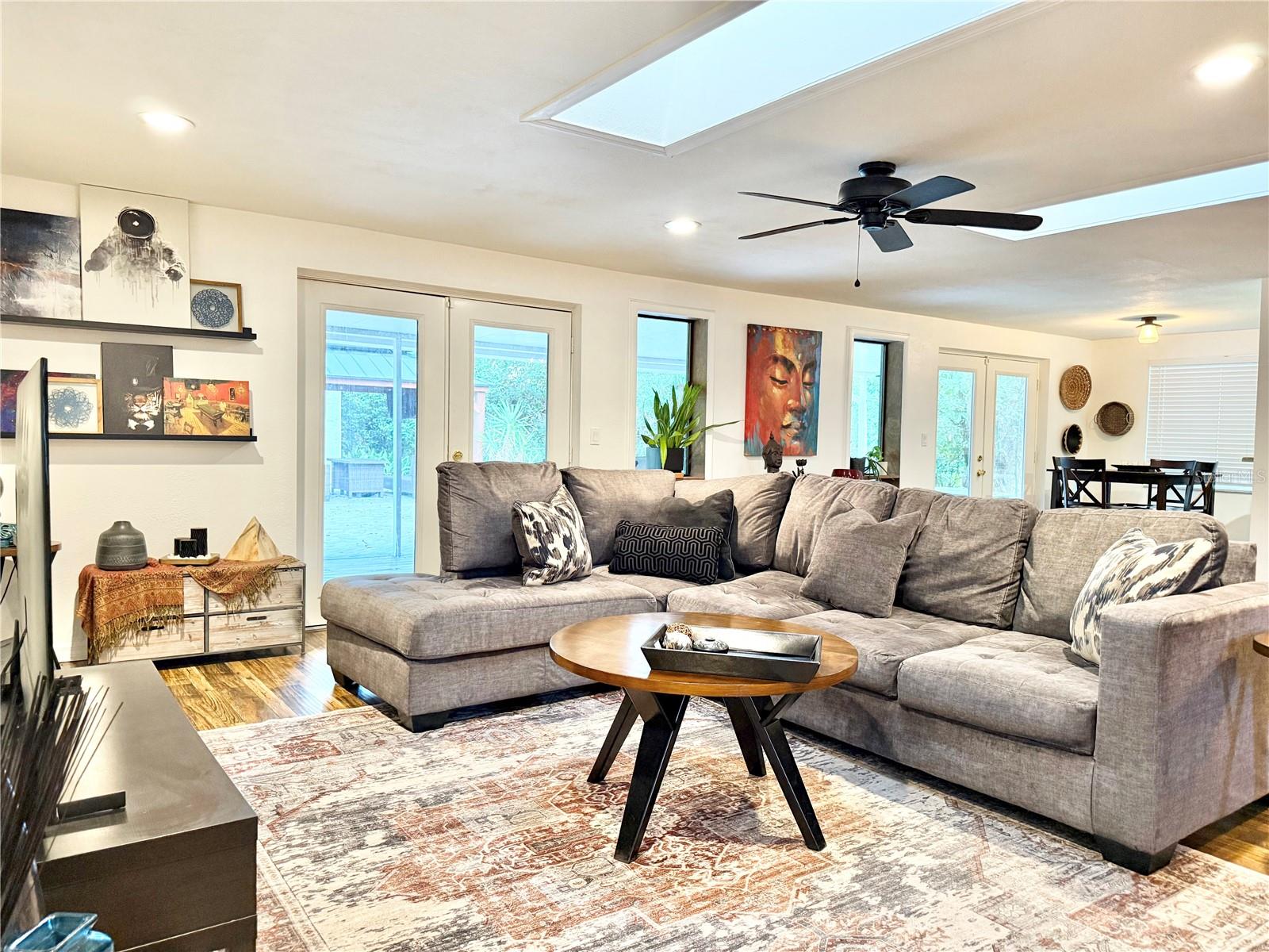 Image 8 of 60 For 1004 Lake Charles Circle