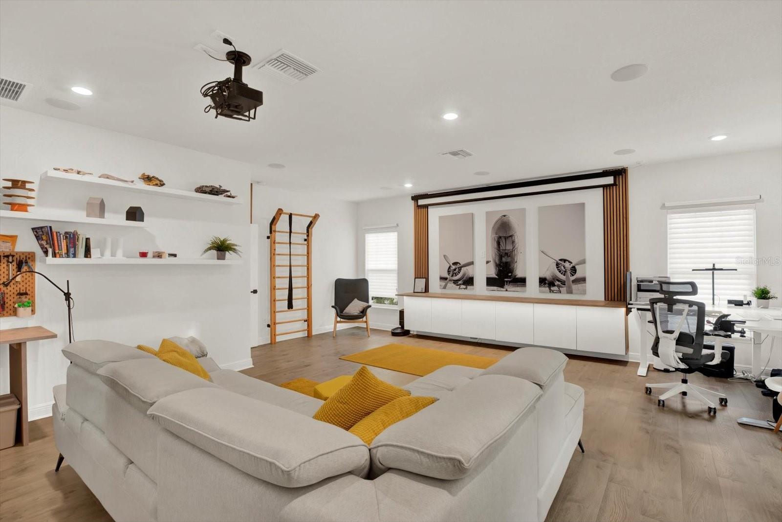 Image 21 of 57 For 139 42nd Avenue Ne