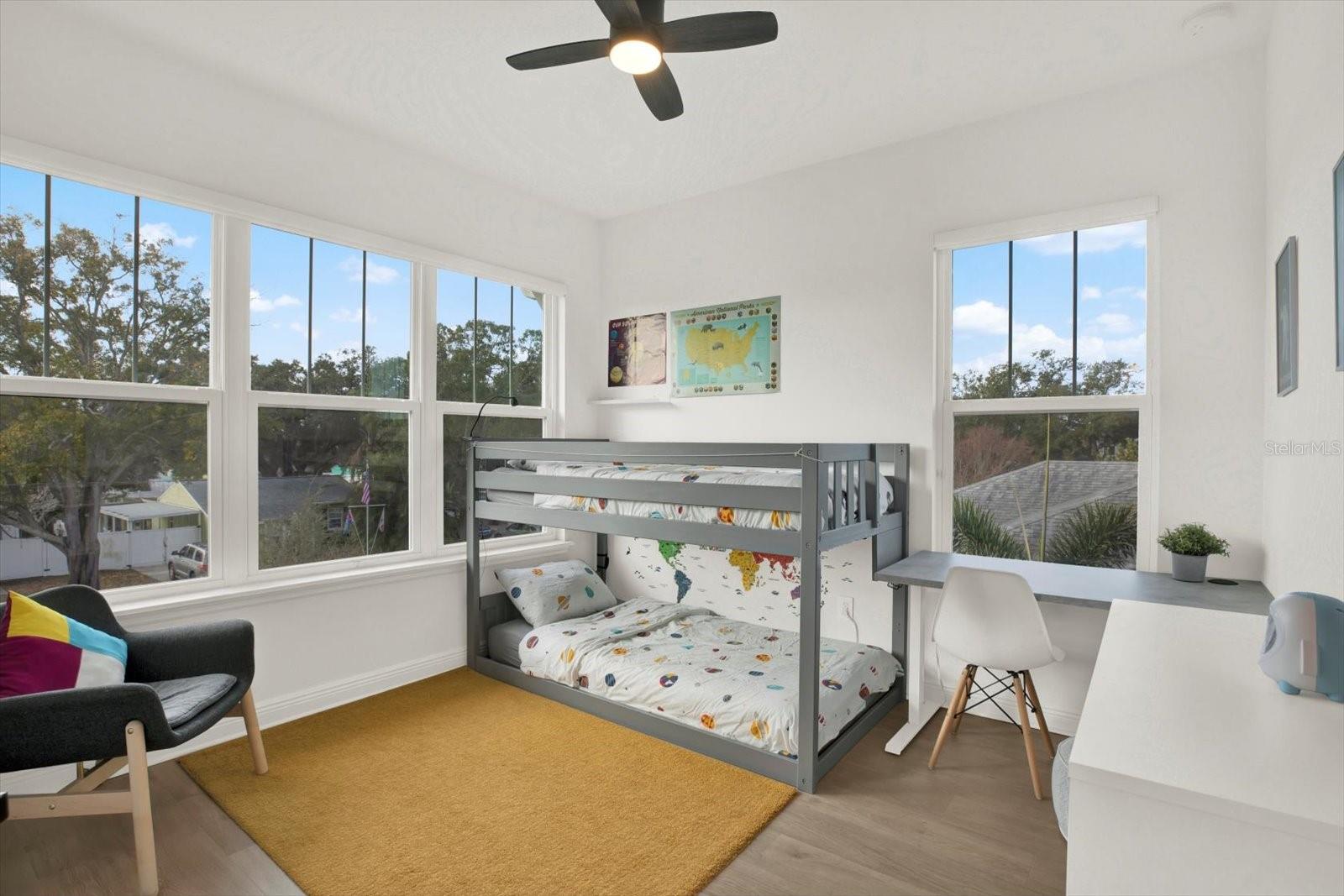 Image 29 of 57 For 139 42nd Avenue Ne