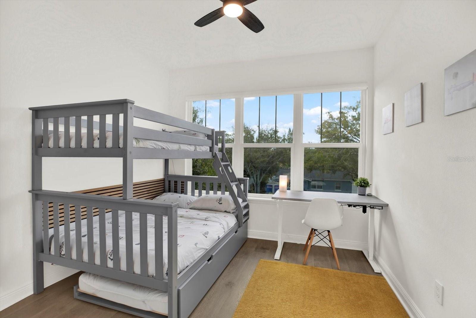 Image 30 of 57 For 139 42nd Avenue Ne